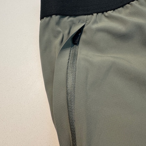 Ten Thousand Tactical Shorts (Lined) - LIKE NEW 🔥 - Picture 2 of 5